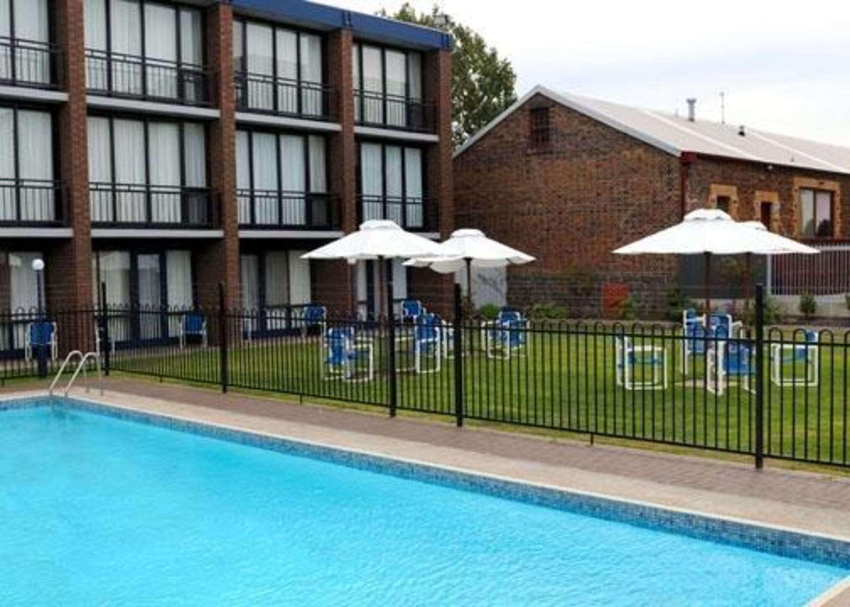 Richmond Henty Hotel พอร์ตแลนด์ ภายนอก รูปภาพ